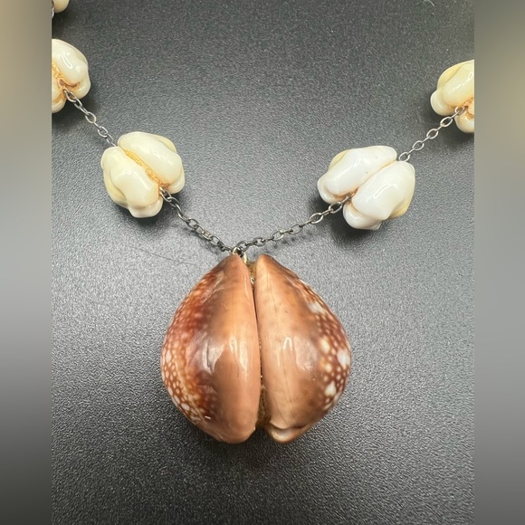 Vtg Handmade Cowrie Shell Necklace Marked Sterling - Picture 2 of 11